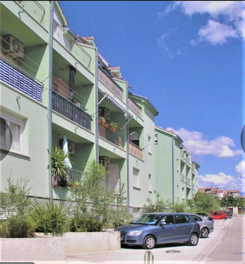 Apartman Scotti Kaštela Екстериор снимка