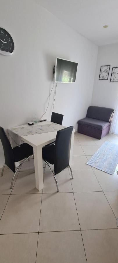 Apartman Scotti Kaštela Екстериор снимка