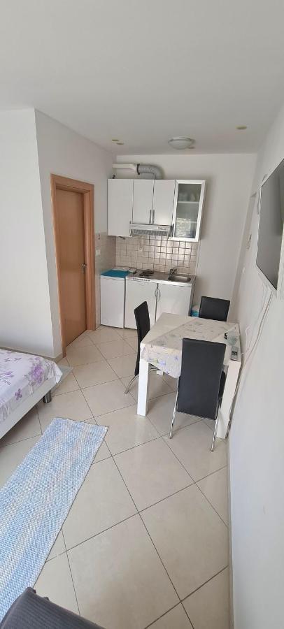 Apartman Scotti Kaštela Екстериор снимка