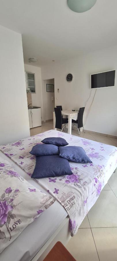 Apartman Scotti Kaštela Екстериор снимка